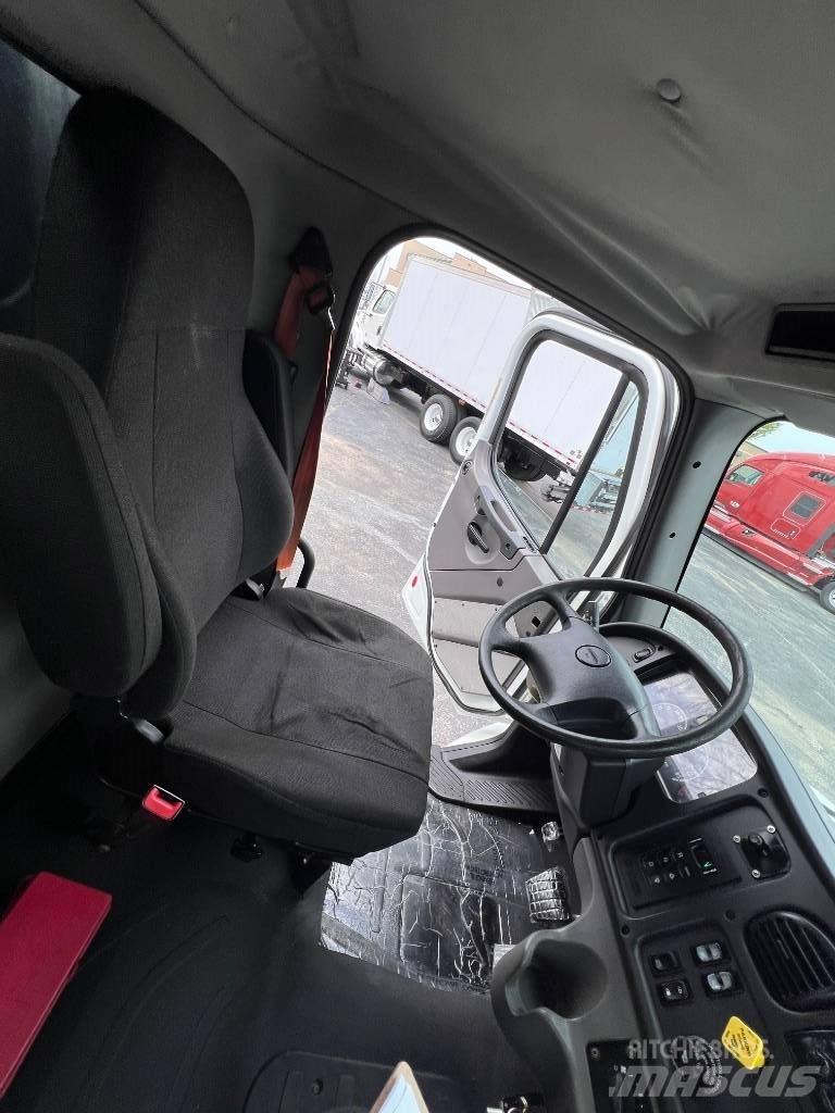 Freightliner M 106 Madelautod