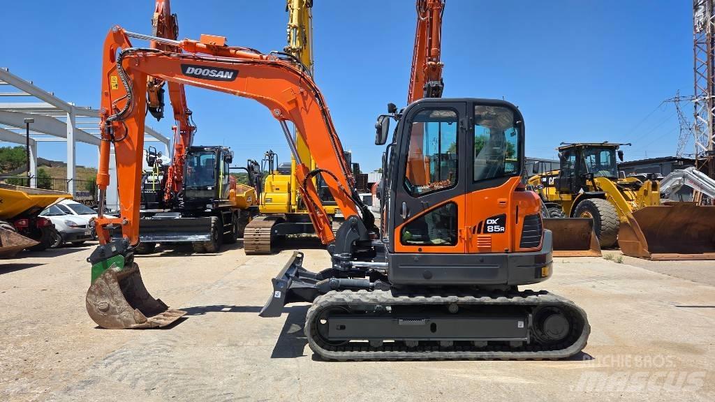 Doosan DX 85 Väikeekskavaatorid 7t-12t
