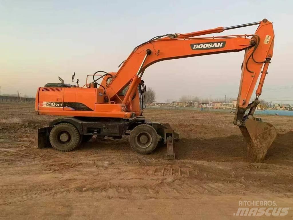 Doosan DH 210 W Ratasekskavaatorid