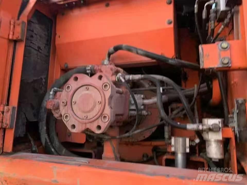 Doosan DH 210 W Ratasekskavaatorid
