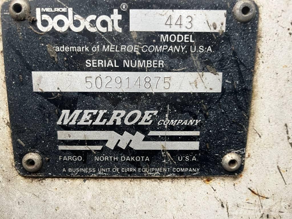 Bobcat 443      V-4129 Frontaallaadurid ja ekskavaatorid