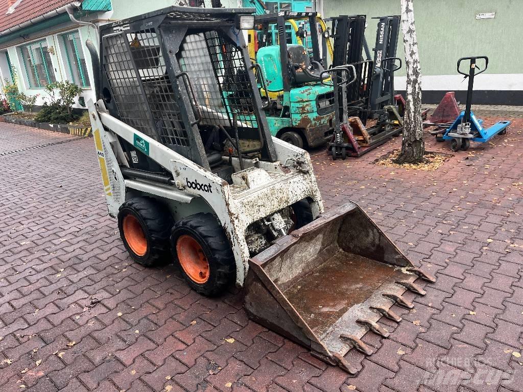 Bobcat 443      V-4129 Frontaallaadurid ja ekskavaatorid