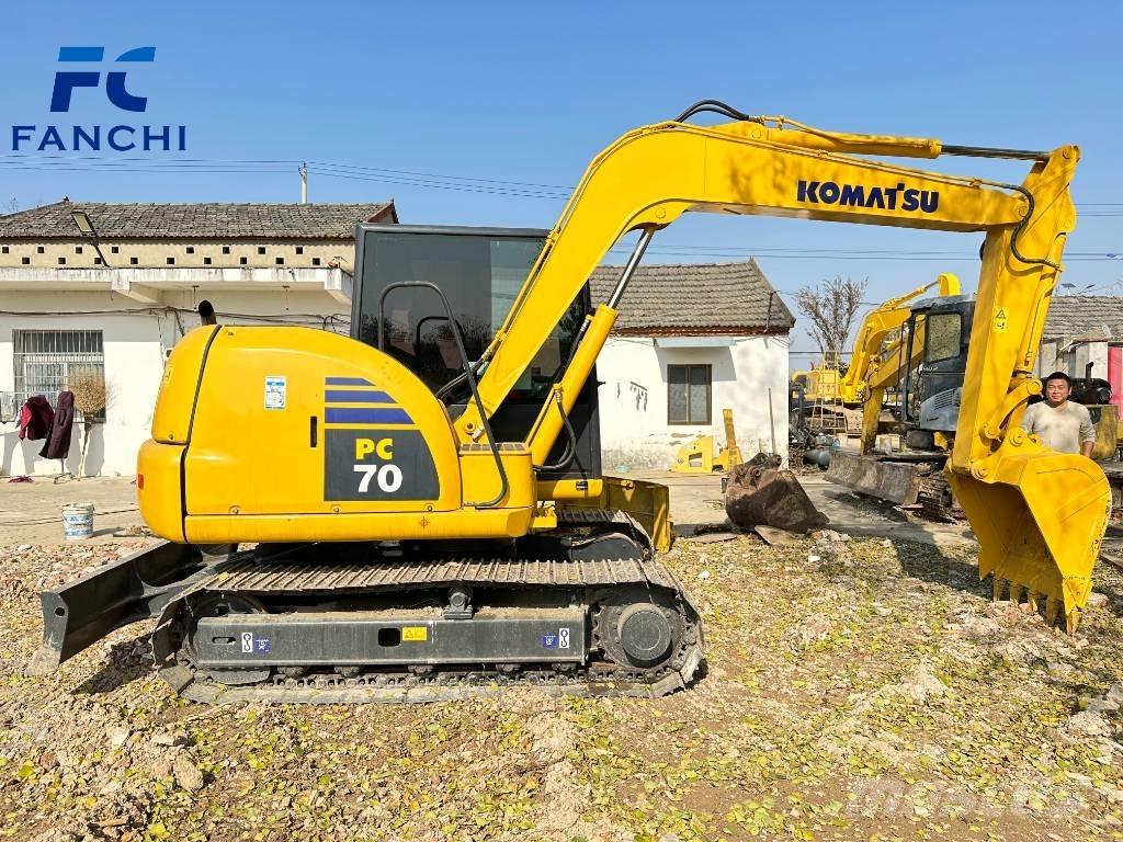 Komatsu PC 70 Roomikekskavaatorid