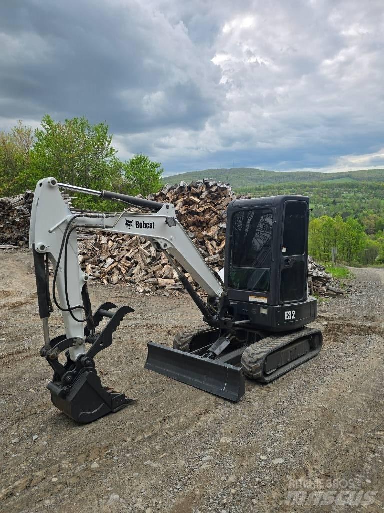 Bobcat E 32 Miniekskavaatorid < 7 t