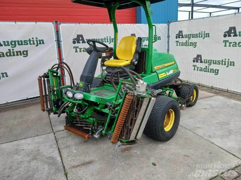 John Deere 8700 A Murutraktorid