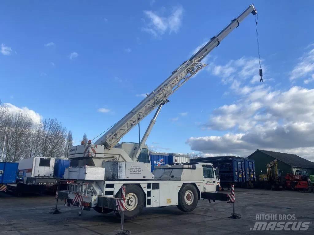 Liebherr LTM1030 Maastikutõstukid