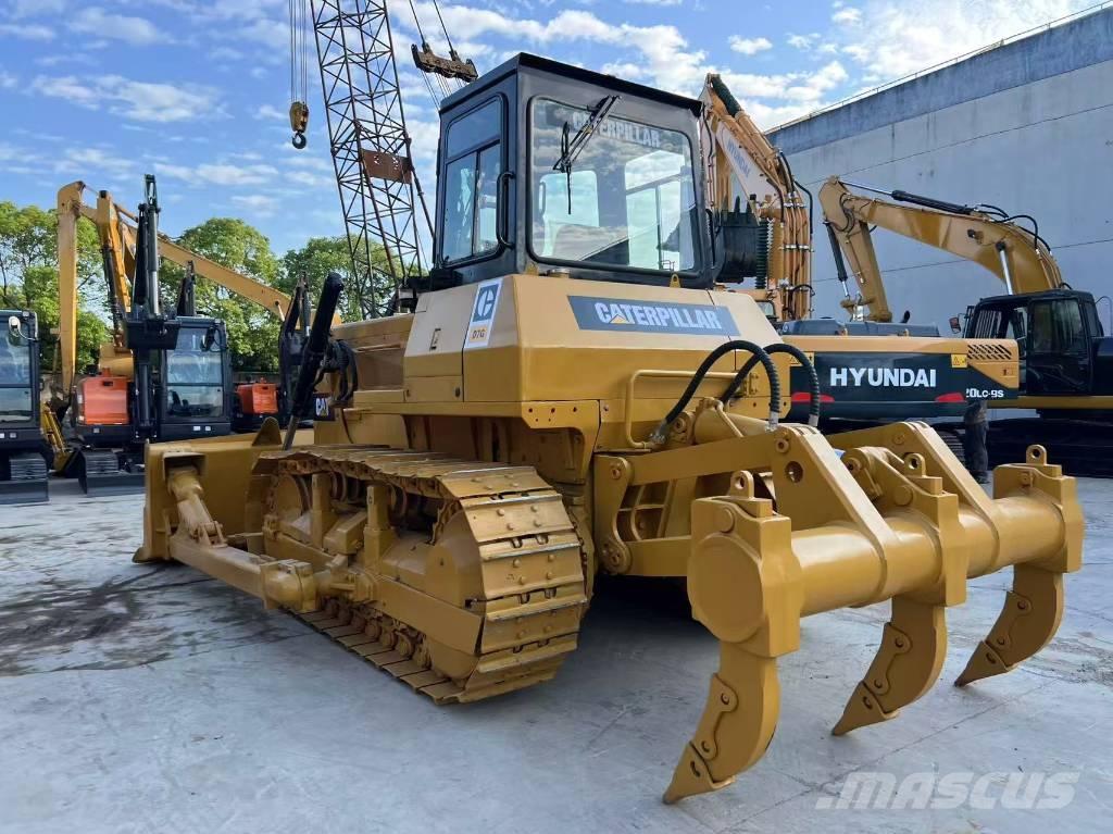CAT D 7 G Buldooserid