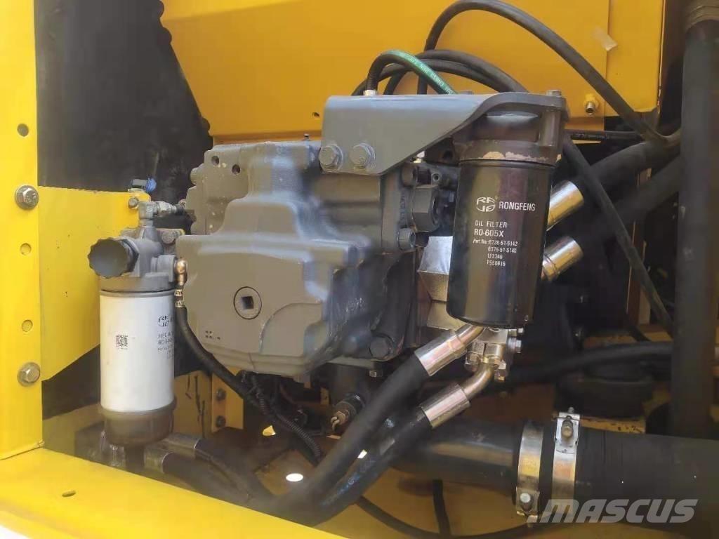 Komatsu 220-8 Roomikekskavaatorid