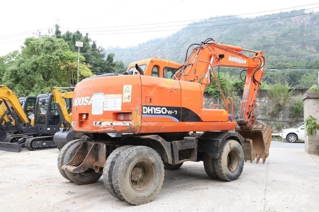 Doosan DH 150 W-7 Ratasekskavaatorid