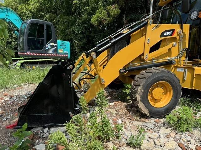 CAT 420 F Ekskavaatorlaadurid