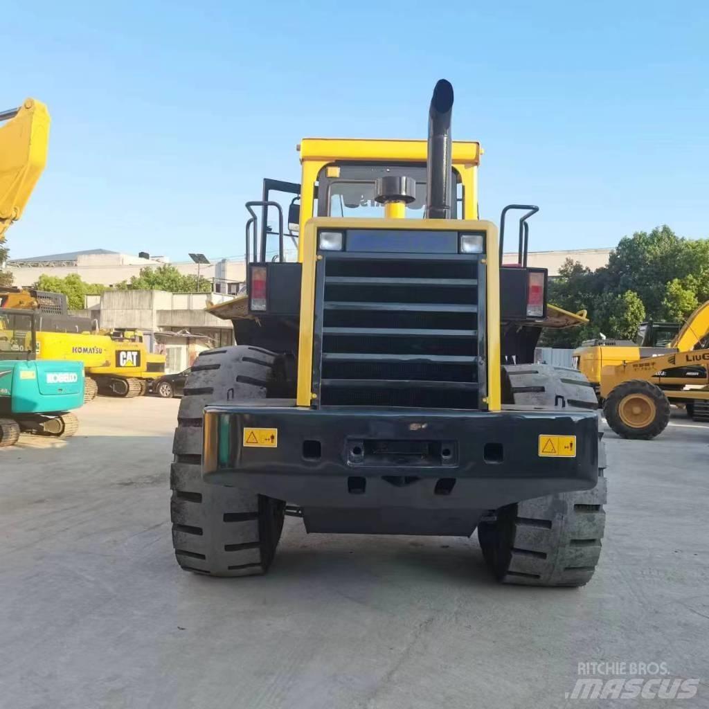 Komatsu WA 320-5 Rataslaadurid