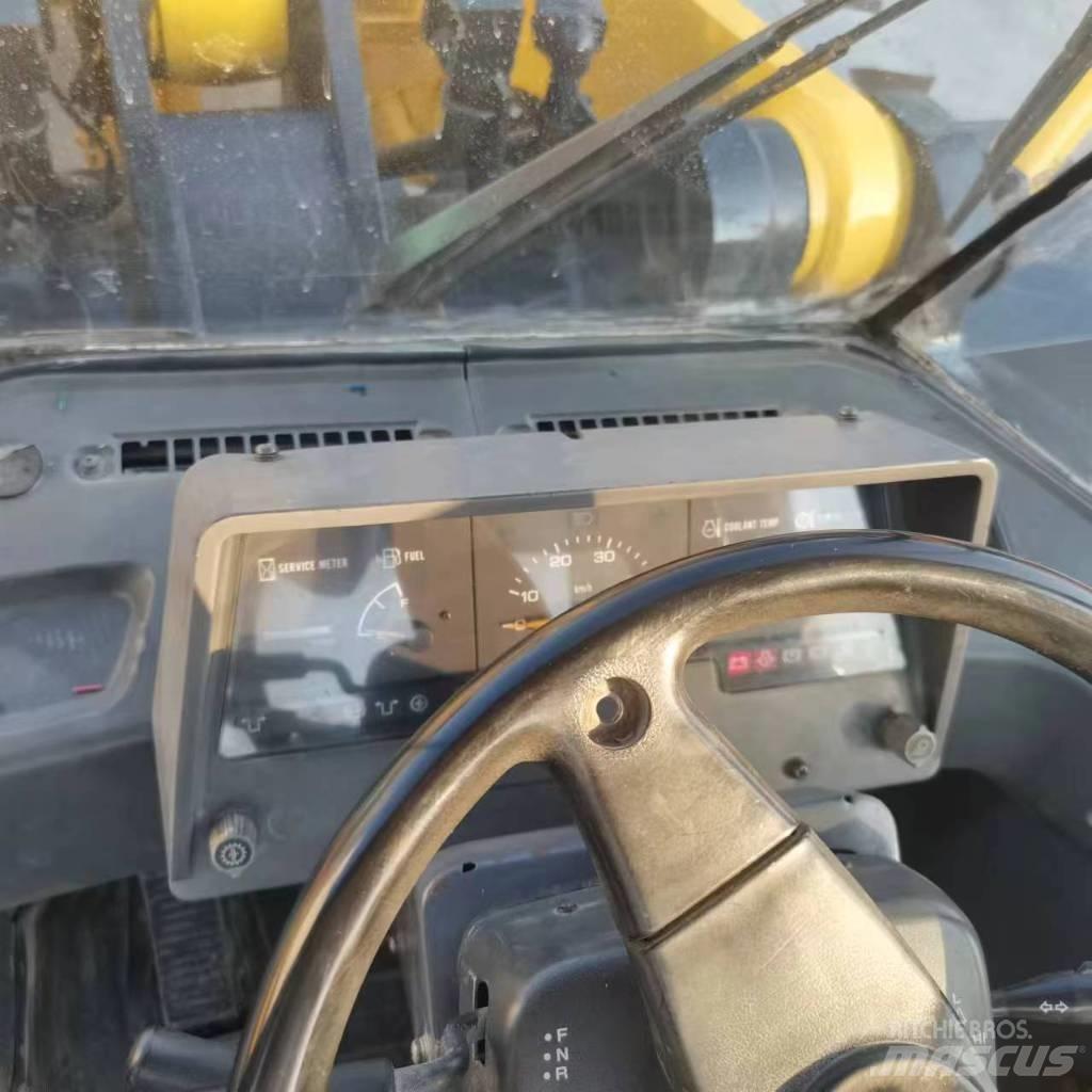 Komatsu WA 320-5 Rataslaadurid
