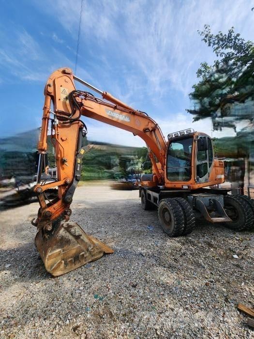 Doosan DX 140 W Ratasekskavaatorid