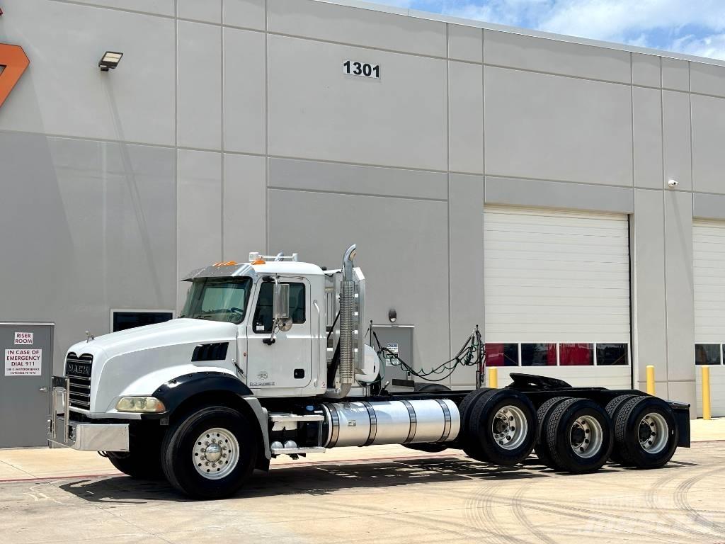 Mack Granite GU 813 Sadulveokid