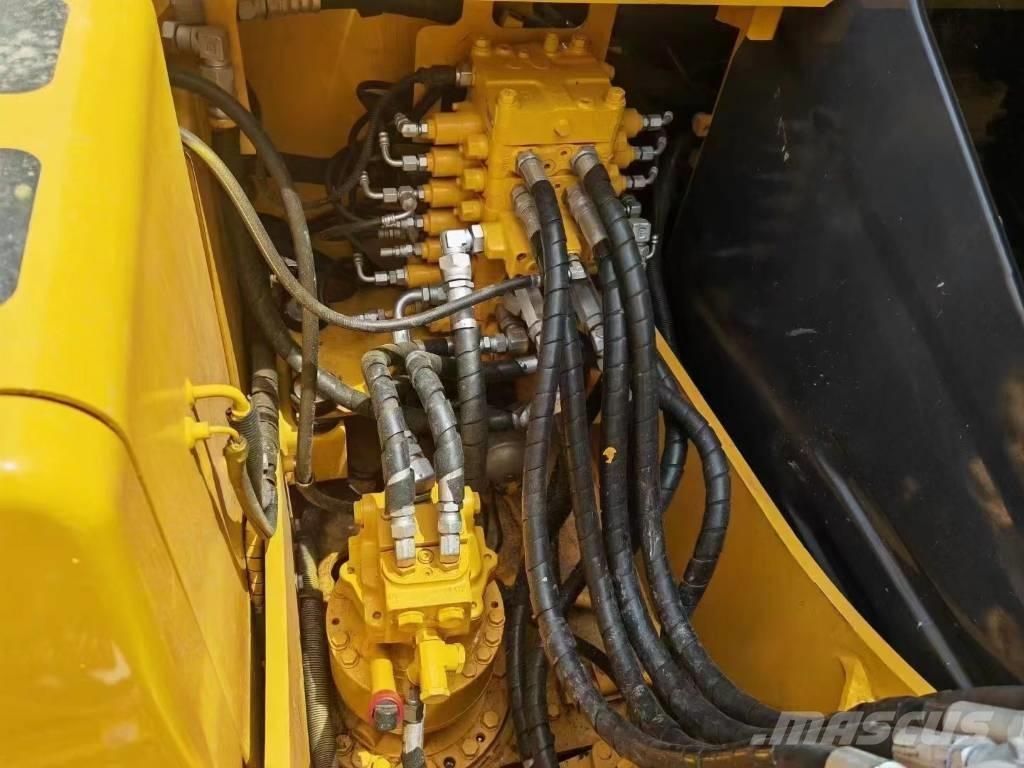 Komatsu PC 130 LC-7 Roomikekskavaatorid