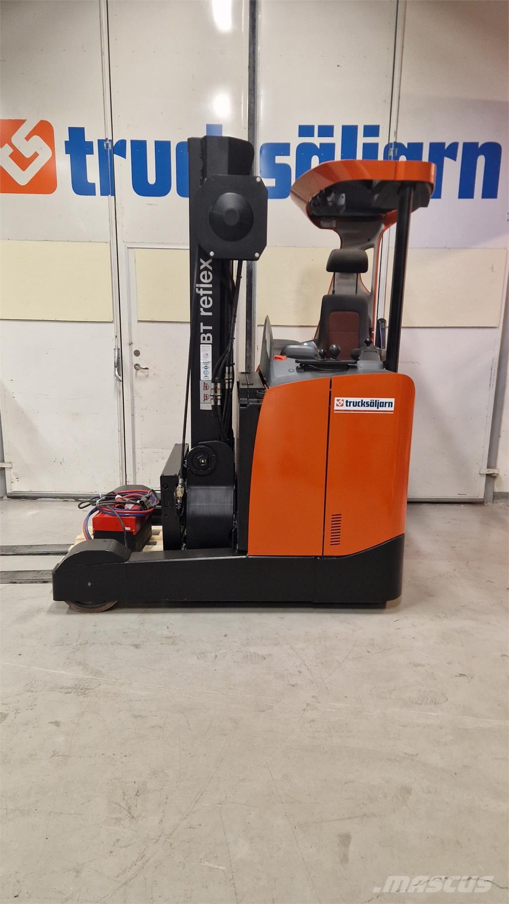 BT RRE200E Lükandmastiga tõstukid