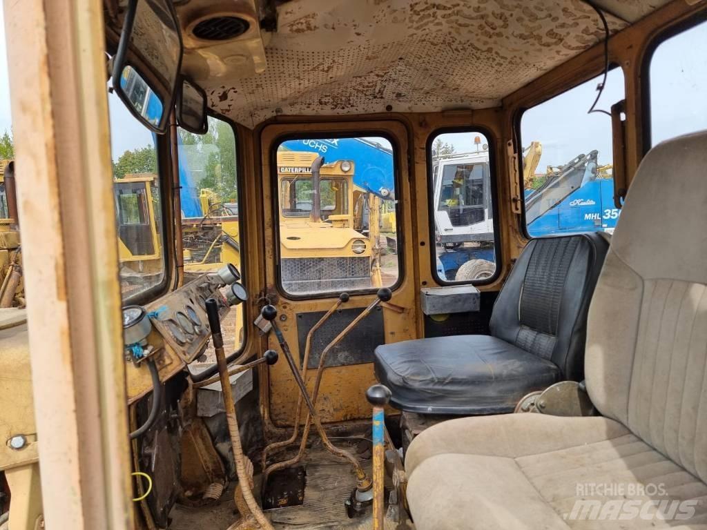 CAT T 130 Buldooserid