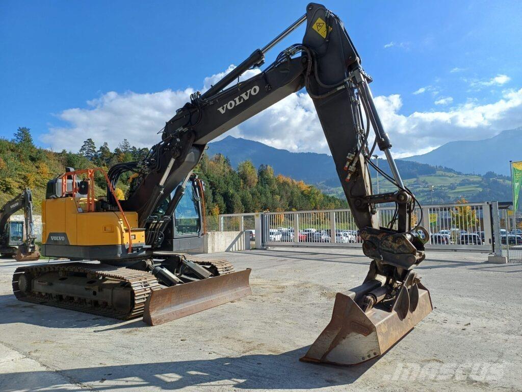 Volvo ECR235EL Roomikekskavaatorid