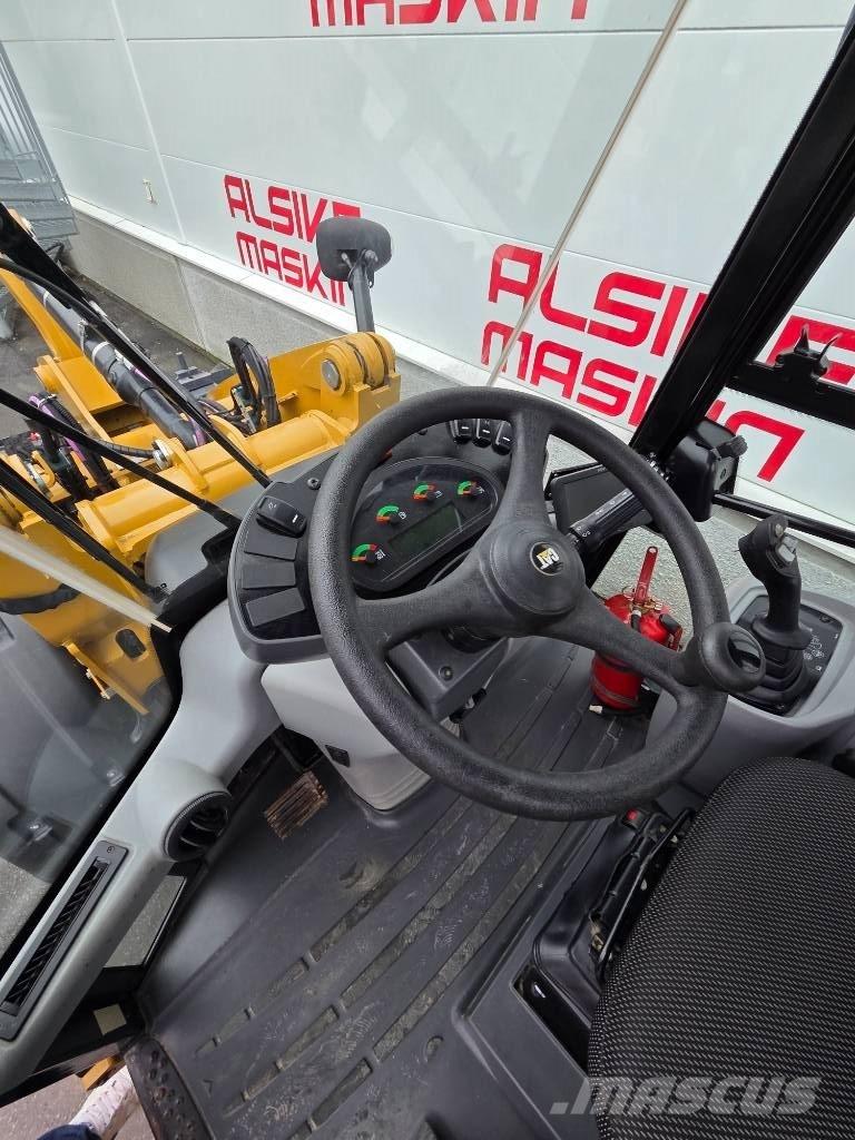 CAT 906 Rataslaadurid