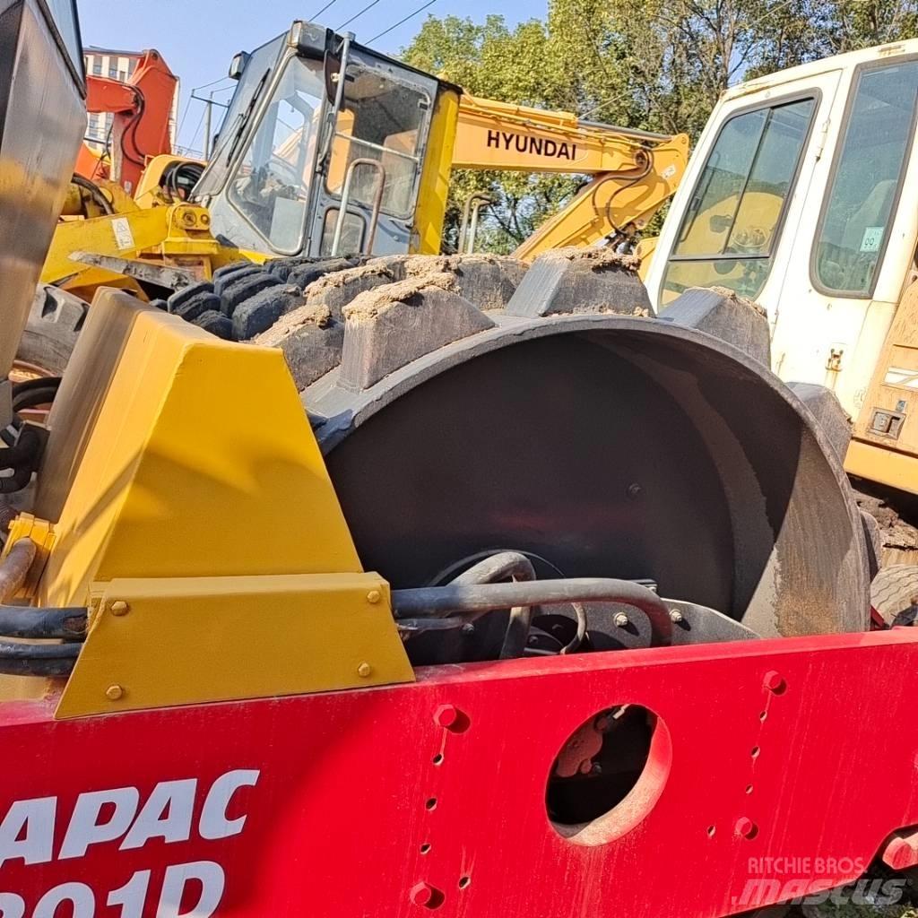 Dynapac CA 301 D Ühe trumliga rullid