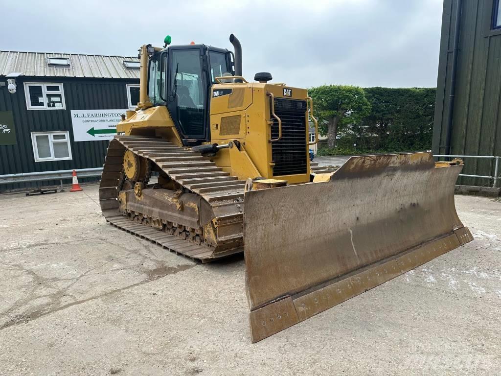 CAT D 6 N LGP Buldooserid