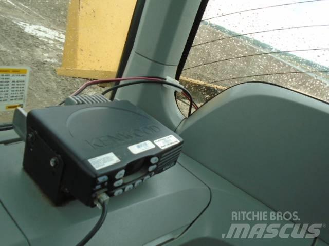 CAT 938M Rataslaadurid