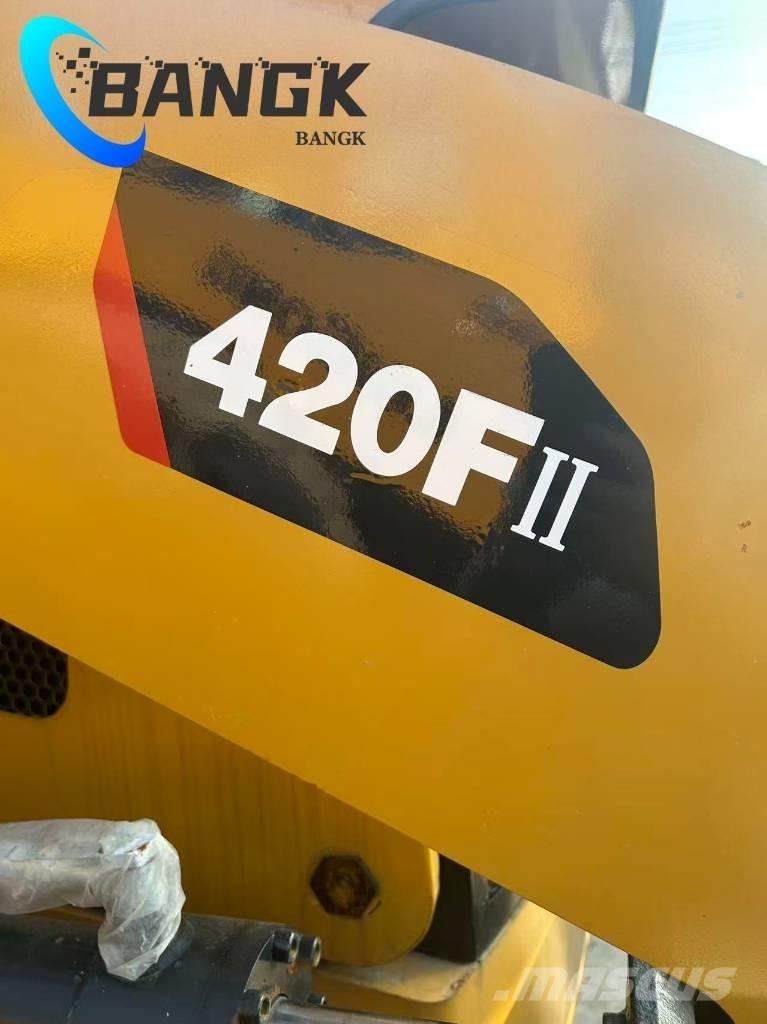 Catvik ERILLAR-420II Ratasekskavaatorid