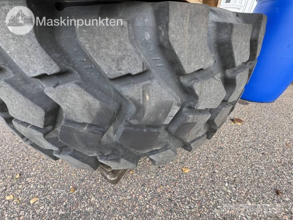 Trelleborg EMR1030 Rehvid, rattad ja veljed