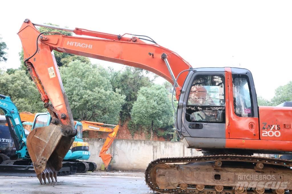 Hitachi ZX 200 LC-3 Roomikekskavaatorid
