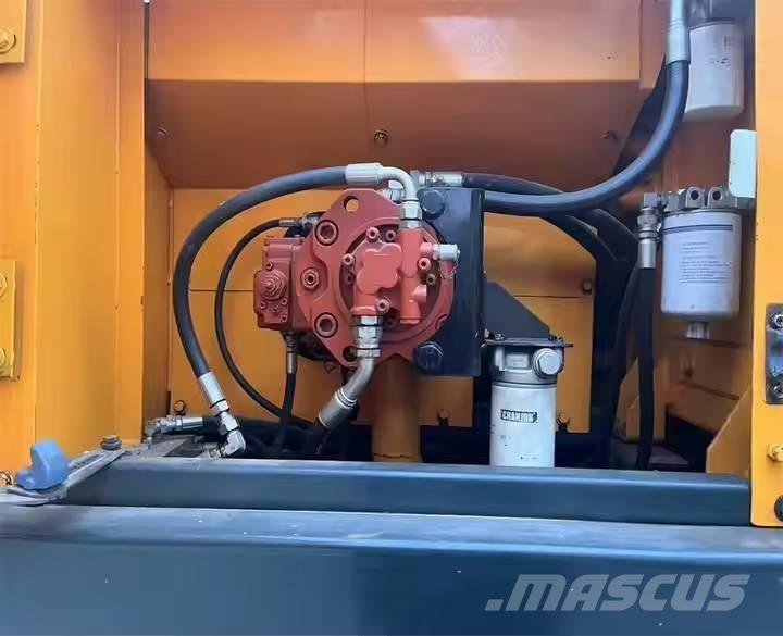 Hyundai R220LC-9S Roomikekskavaatorid