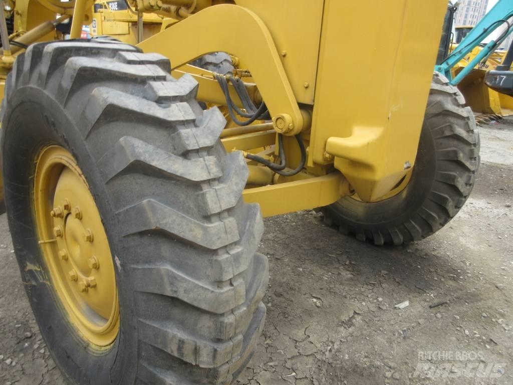 Komatsu GD 623 Greiderid