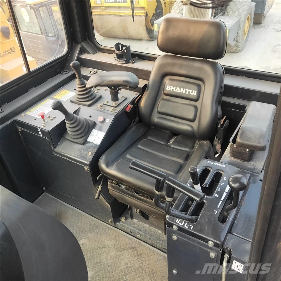 Shantui SD22 Buldooserid