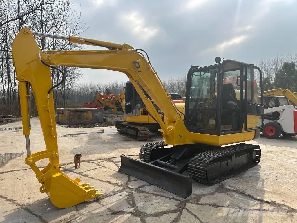 Komatsu PC56-7 Roomikekskavaatorid