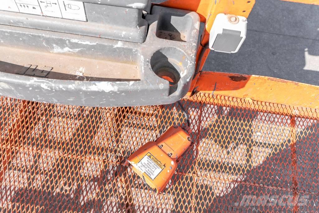 JLG 1500 SJ Teleskoop poomtõstukid