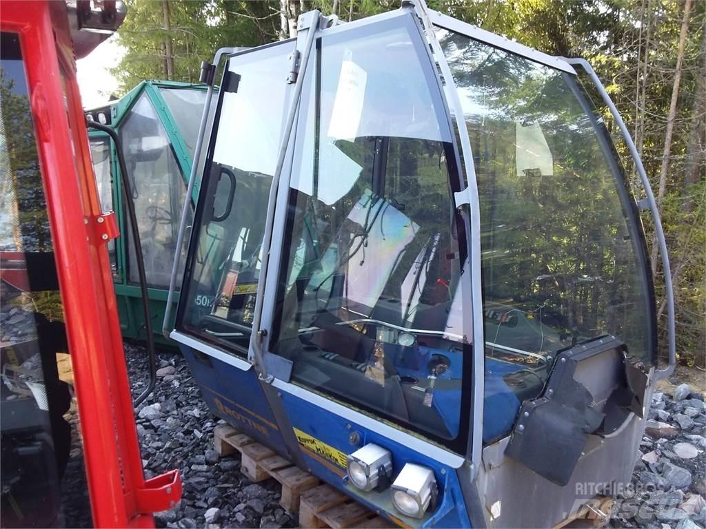 Rottne F18 Kabiinid