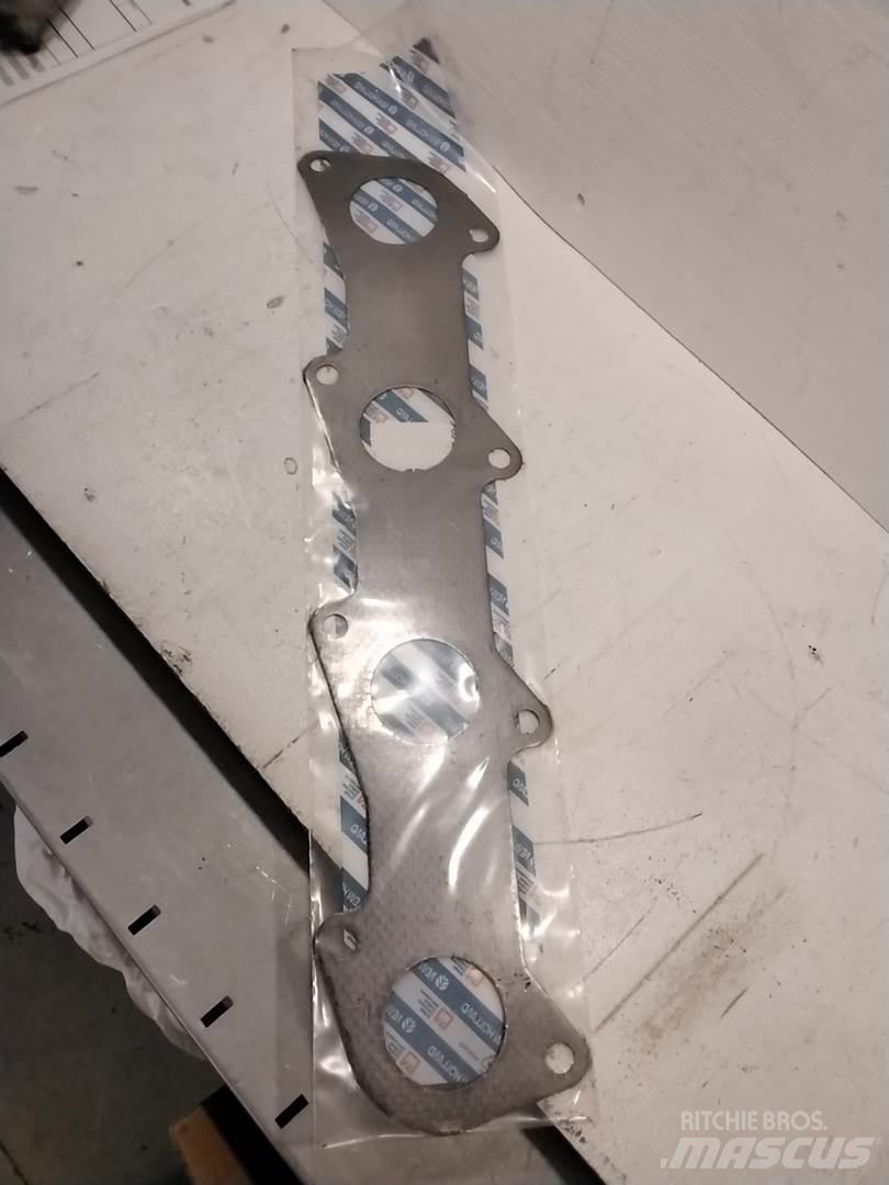 Ford 83999221 NH Mootorid