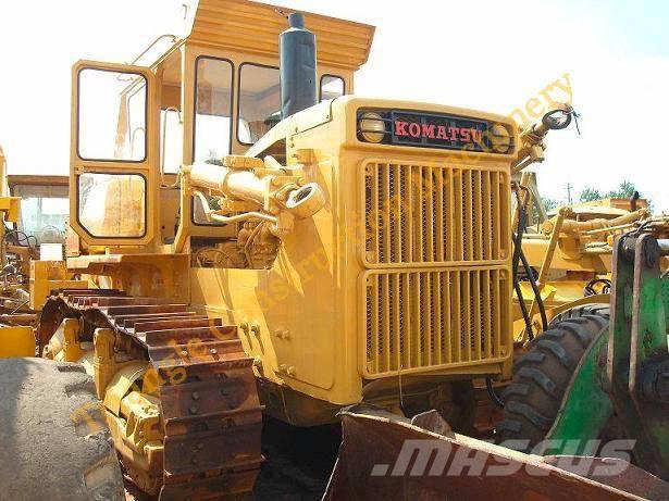 Komatsu D 155 A-1 Buldooserid