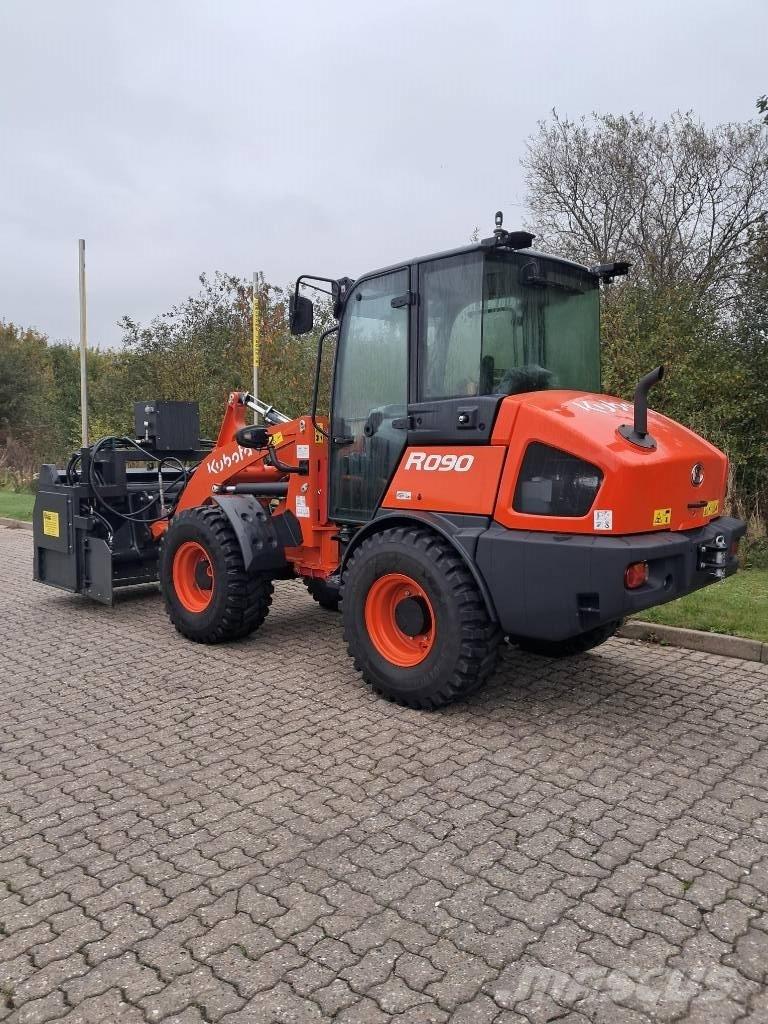 Kubota R 090 Rataslaadurid