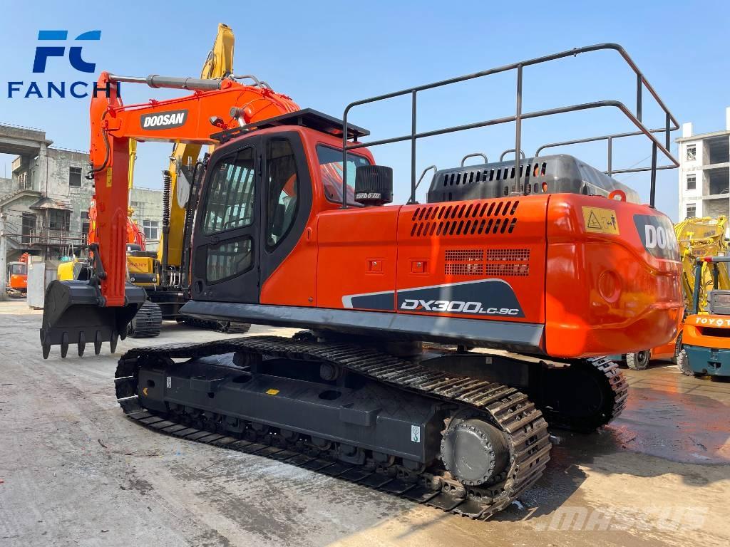 Doosan DX 300LC-9C Roomikekskavaatorid