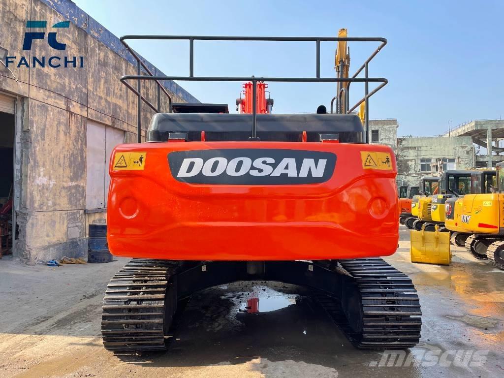 Doosan DX 300LC-9C Roomikekskavaatorid