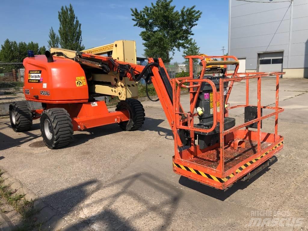 JLG 450 AJ Iseliikuvad poomtõstukid