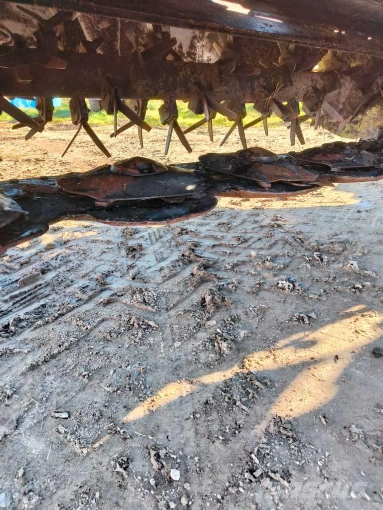 CLAAS DISCO 8200 T Muljurniidukid