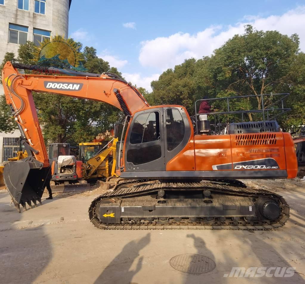 Doosan DX 300 LC Roomikekskavaatorid