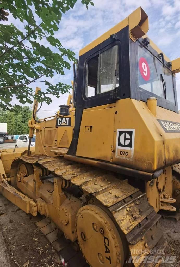 CAT D 7 G Buldooserid
