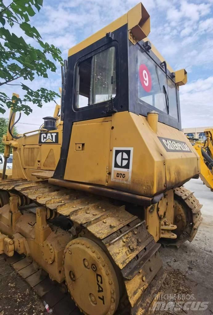 CAT D 7 G Buldooserid