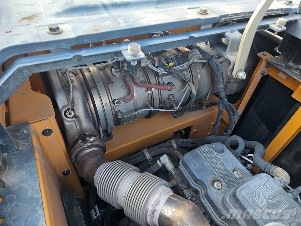 Hyundai HX320A Roomikekskavaatorid