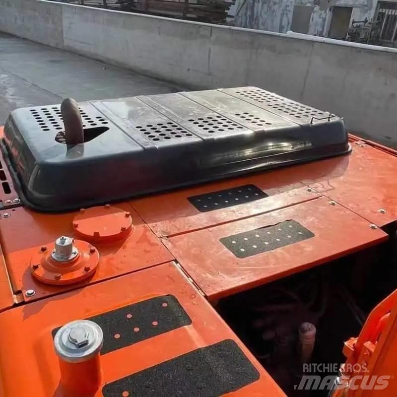 Hitachi ZX 200 Roomikekskavaatorid