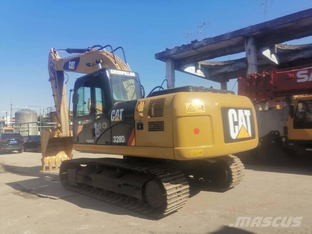 CAT 320 D Roomikekskavaatorid