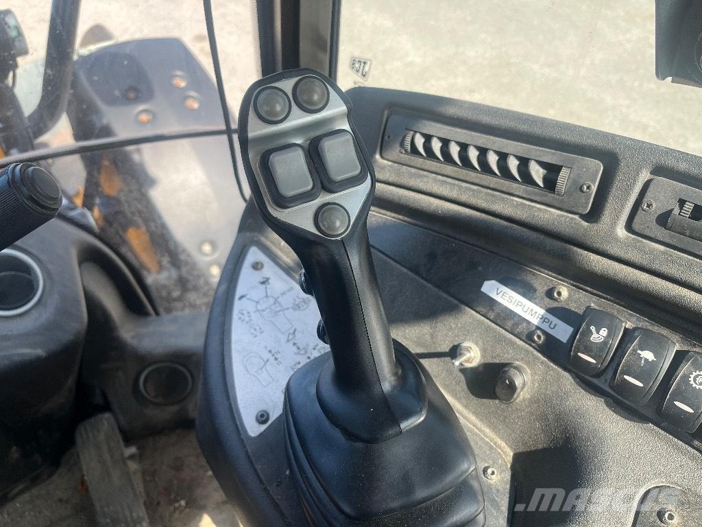 JCB 409 / Myyty, Sold Rataslaadurid
