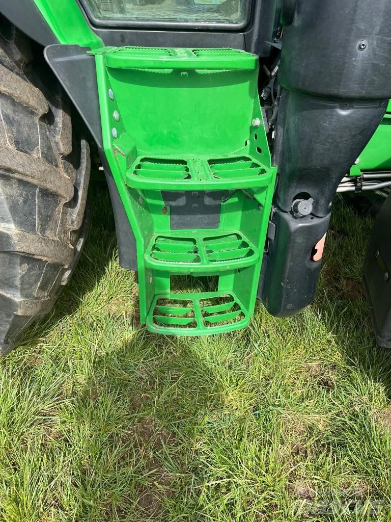 John Deere 6130 R Traktorid
